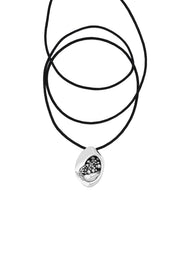 KAKURU Jewelry / Κολιέ Fovos με κοκκίδωση και νήμα